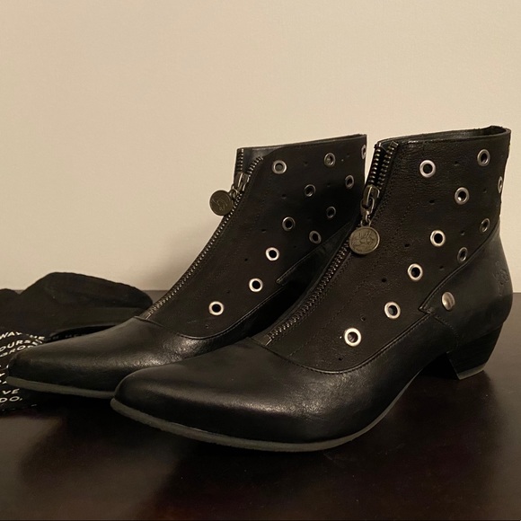 John Fluevog Shoes - Zippered Bootie: the “Susie”